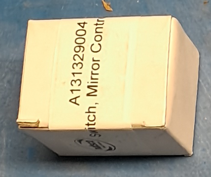 Lucerix 12V Mirror Switch 5016503